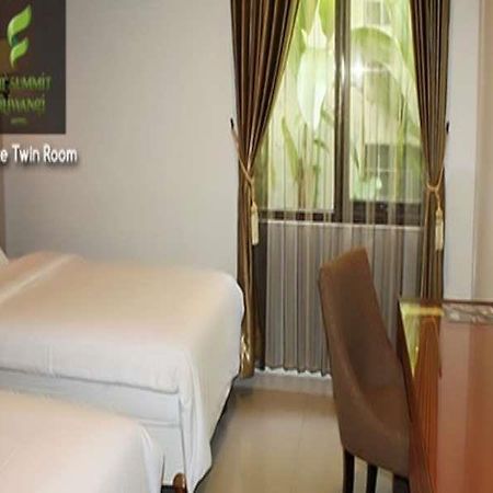 The Summit Siliwangi Hotel Бандунг Екстериор снимка