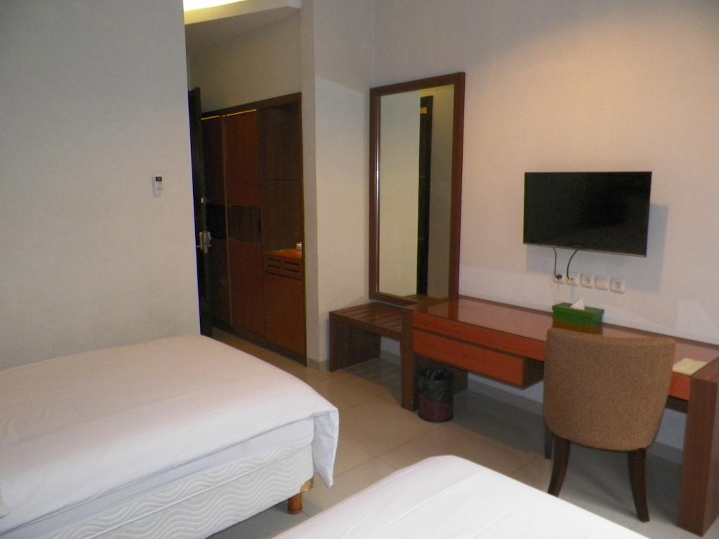 The Summit Siliwangi Hotel Бандунг Стая снимка
